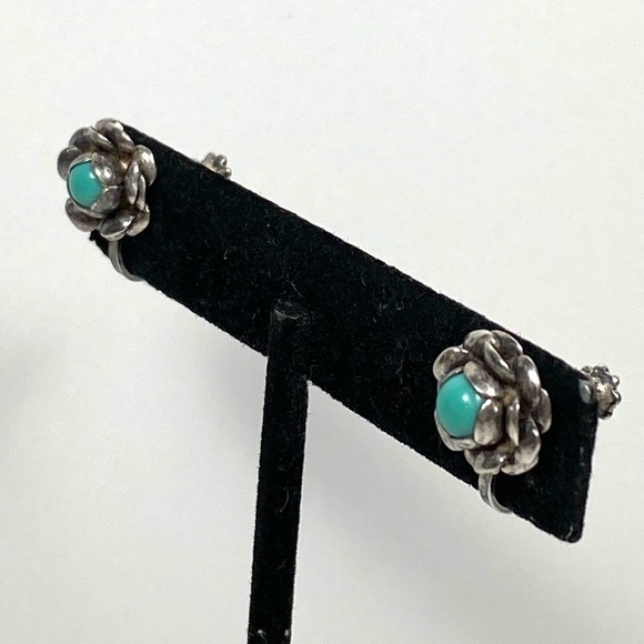 Sterling Silver Earrings Screw Backs Flowers Huggies Blue Insert 3.04g Vintage - Picture 11 of 14